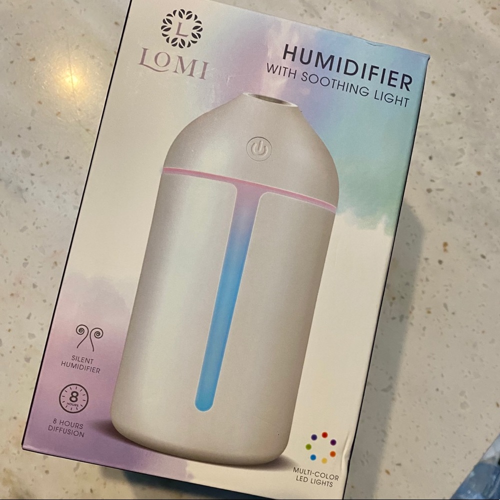 Lomi humidifier with soothing light!